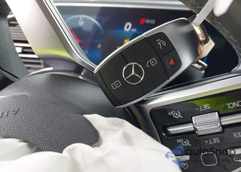 2020 Mercedes-Benz Gle 4Matic z USA, uszkodzony, nr VIN 4JGFB4KB9LA132775